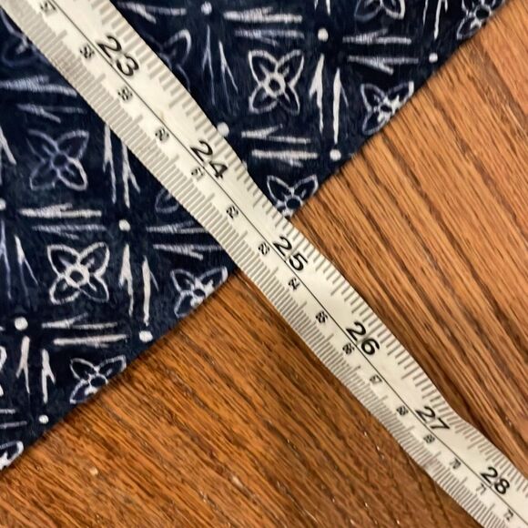 Talbots cotton blue printed smocked neck blouse medium - Picture 8 of 10